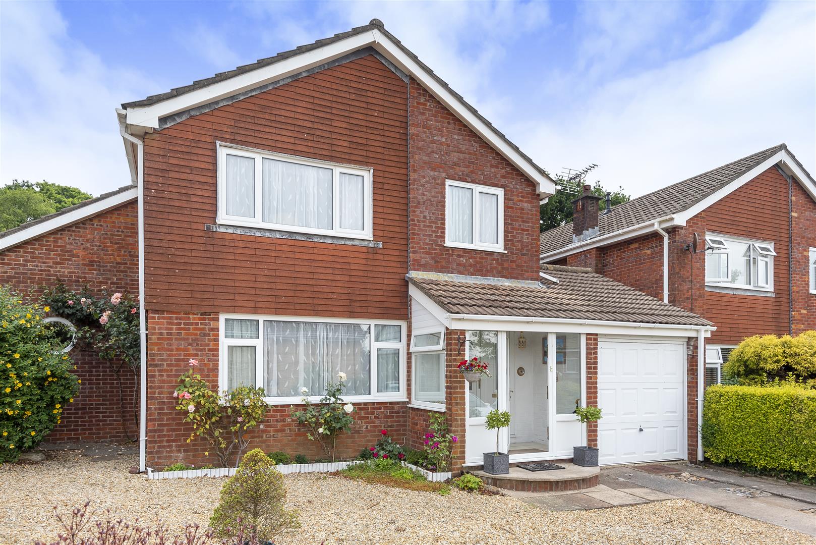 Usk Place, Parc gwernfadog, Morriston, Swansea, SA6 6RE
